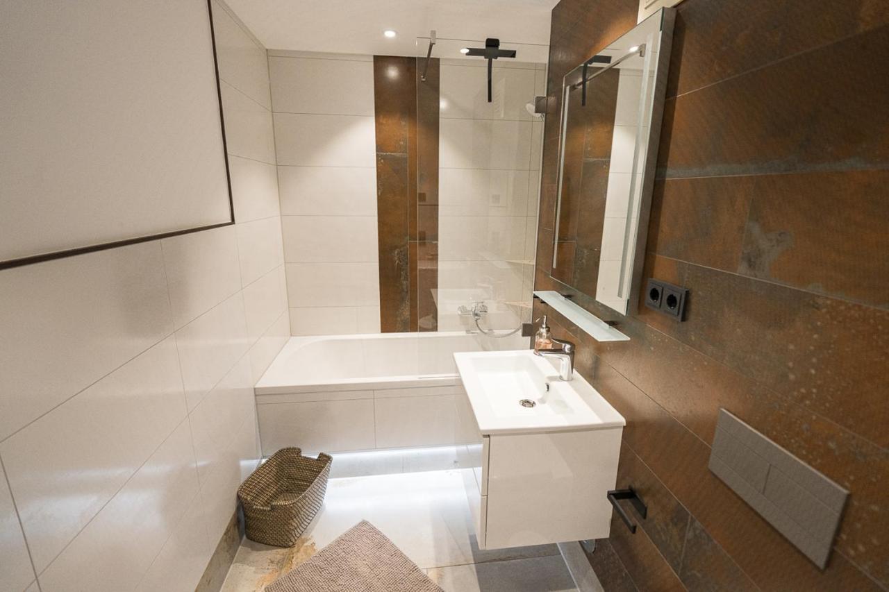 Stylisches Apartment Im Herzen Von Dresden + Parkplatz + Netflix + Self Check-In Ngoại thất bức ảnh
